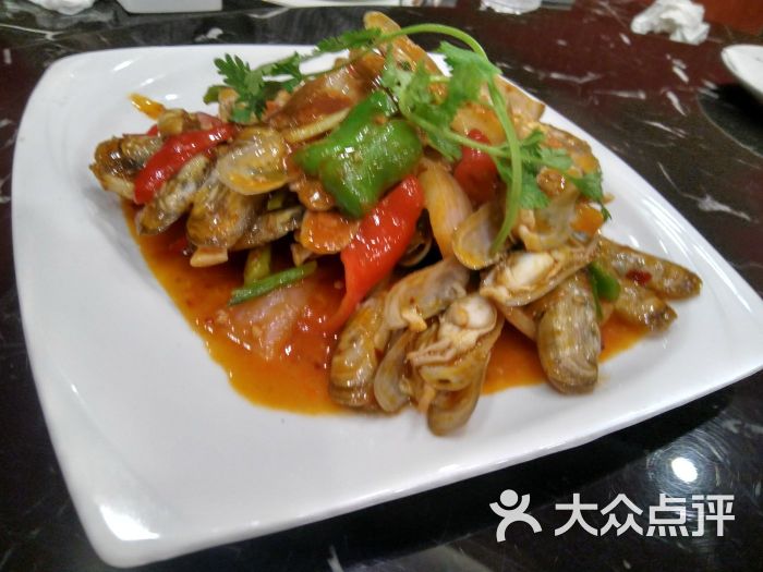 太阳成集团tyc7111cc-水木年华上海发片人气高 女大学生粉丝激动索拥抱(图1) 太阳成集团tyc7111cc